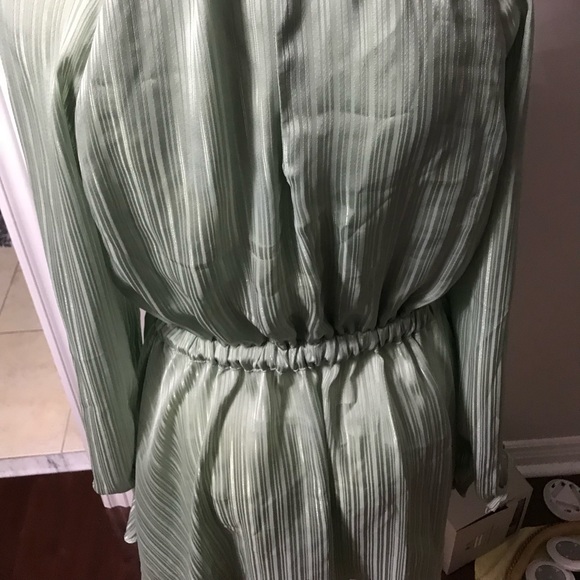 Bebe size M mint green long sleeve rhinestone top - Picture 2 of 3